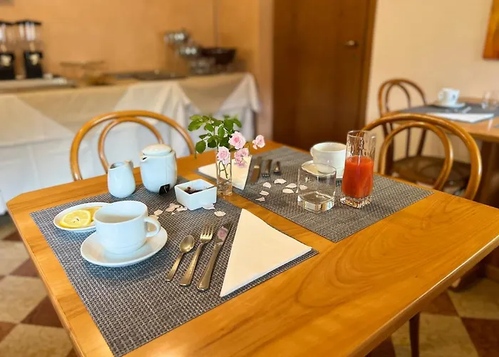 Marina Torri Del Benaco