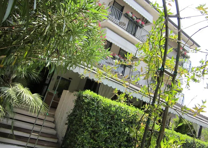 Marina Torri Del Benaco