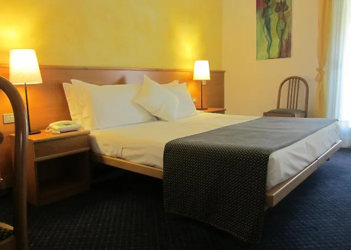 Marina Hotel Torri Del Benaco