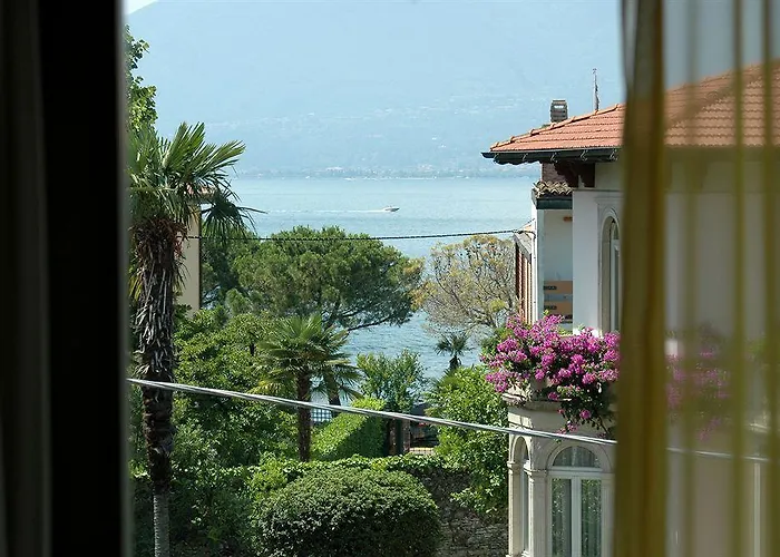 Marina Torri Del Benaco