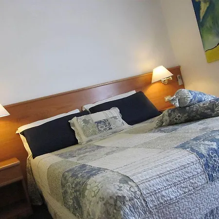 Marina Hotel