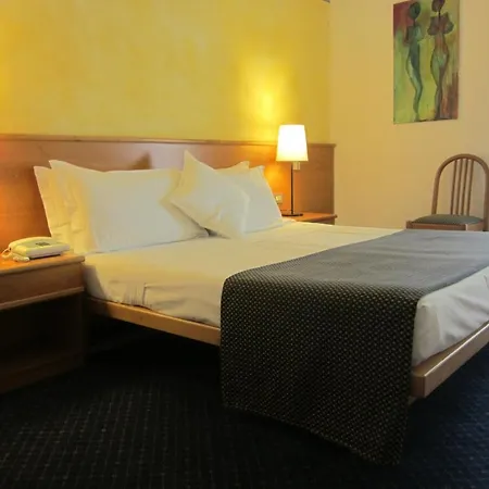Marina Hotel Torri Del Benaco