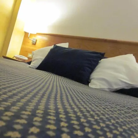Marina Hotel 3*
