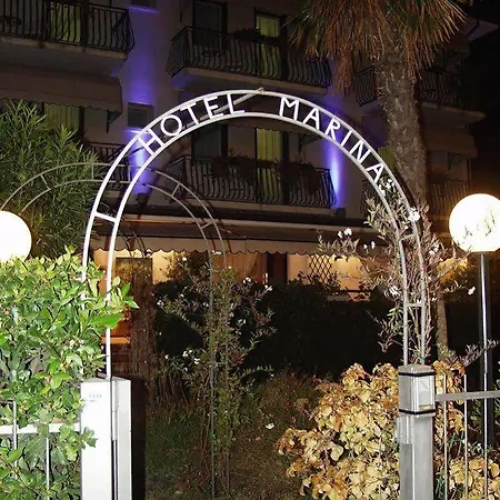 Marina Hotel 3*