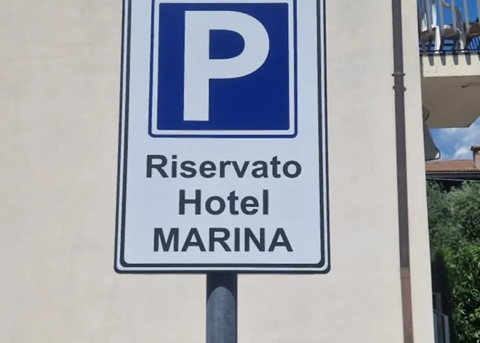 Отель Marina 3*
