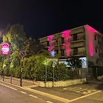 Marina ホテル 3*