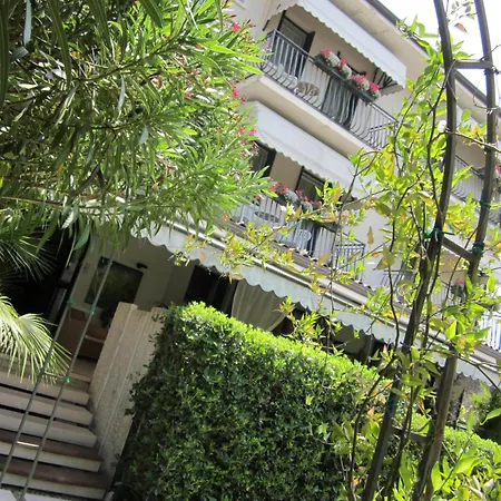 Marina Torri Del Benaco